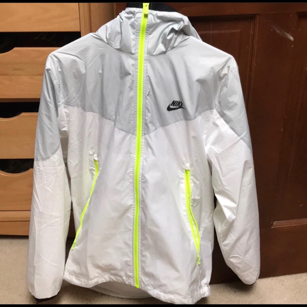 White nike windbreaker